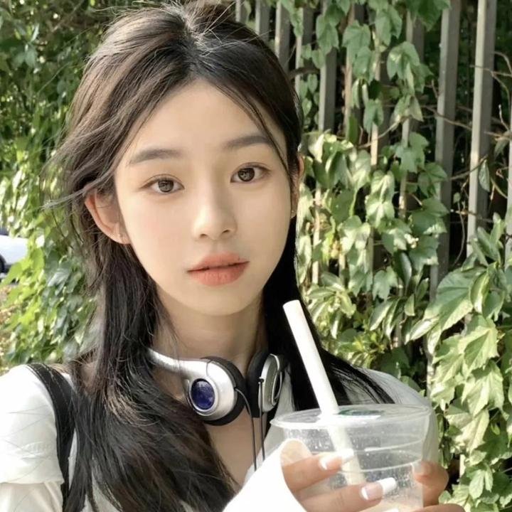 挨及皇后秘史